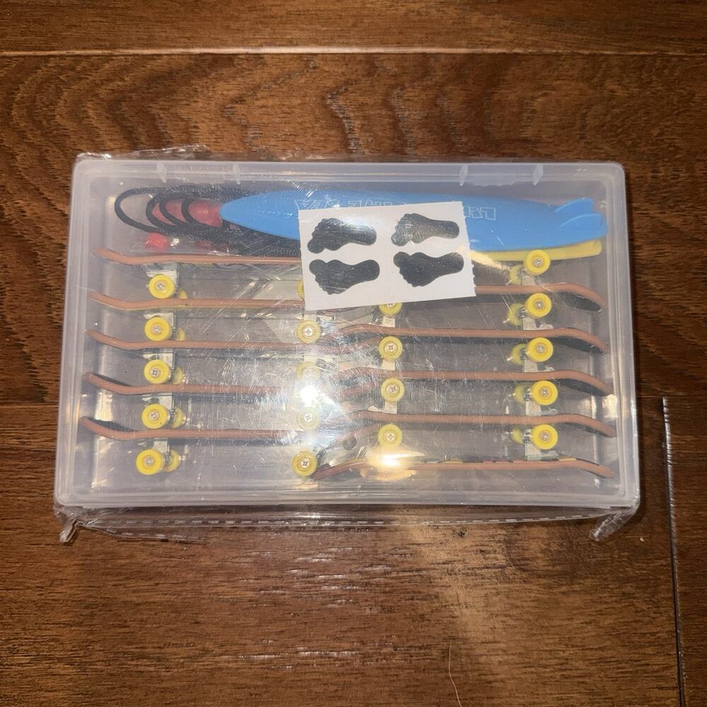 New & sealed 10 fingerboard set with accessories Party Favor like tech deck